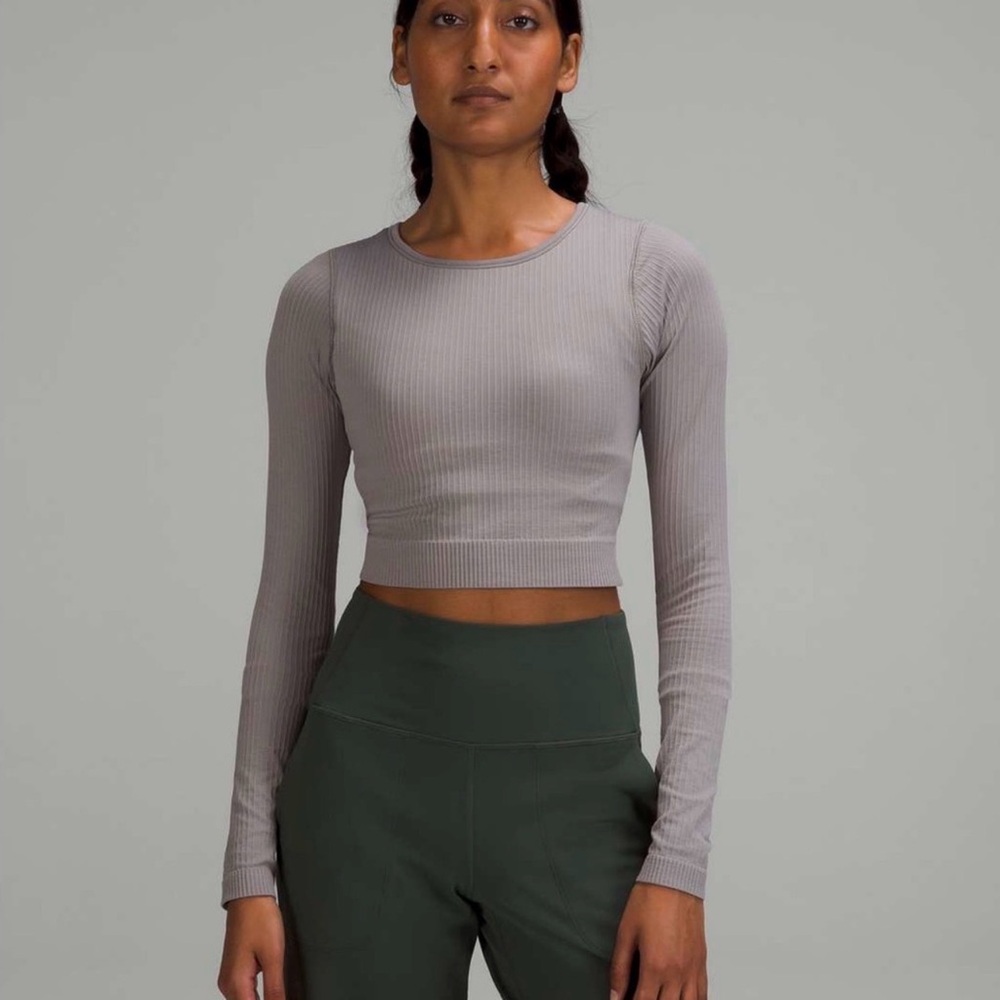 Lululemon Athletica Ribbed Long-Sleeve Cropped Top in Dark Gray